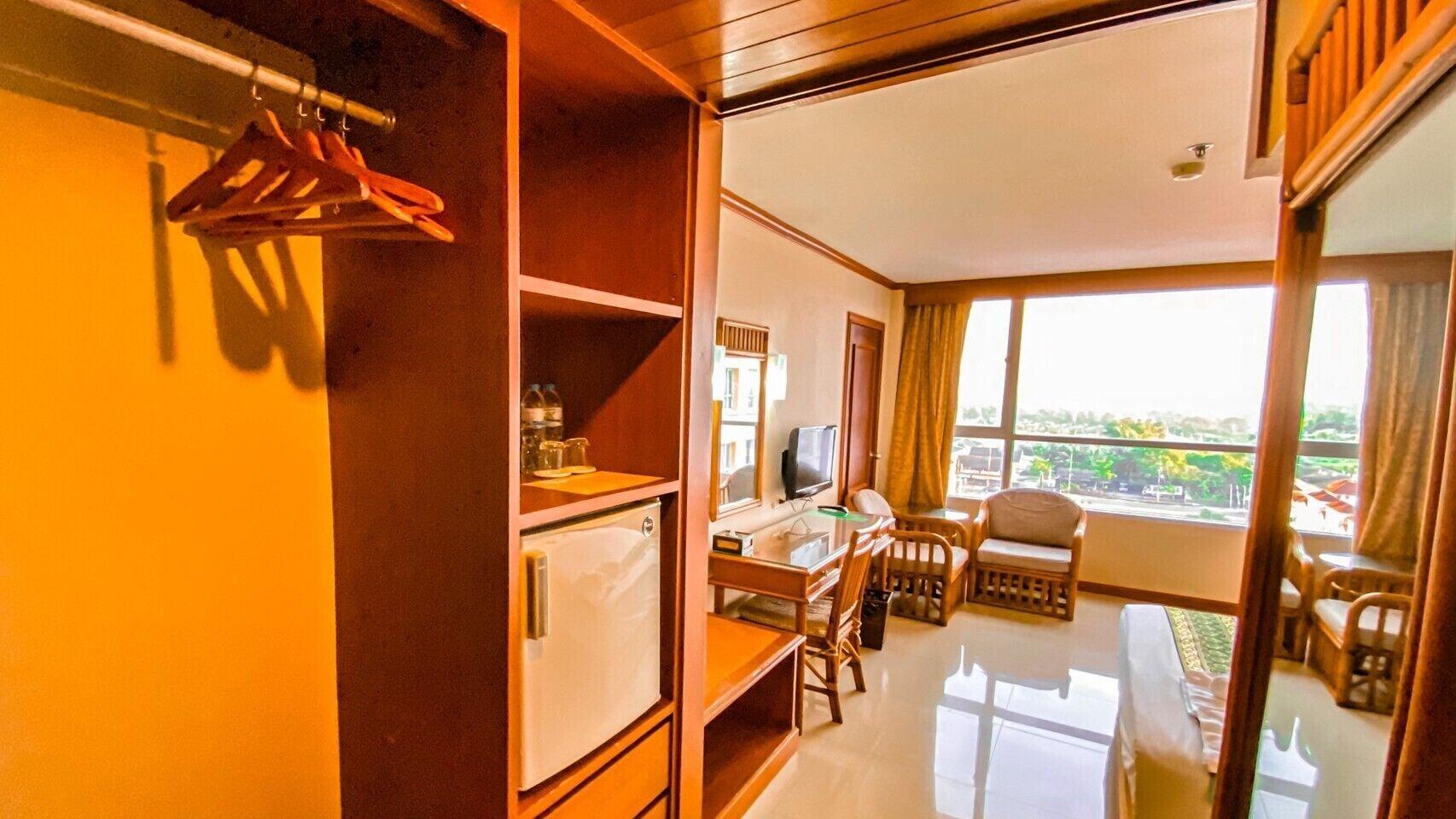 K Park Grand Hotel Sha Plus Certified Surat Thani Dış mekan fotoğraf